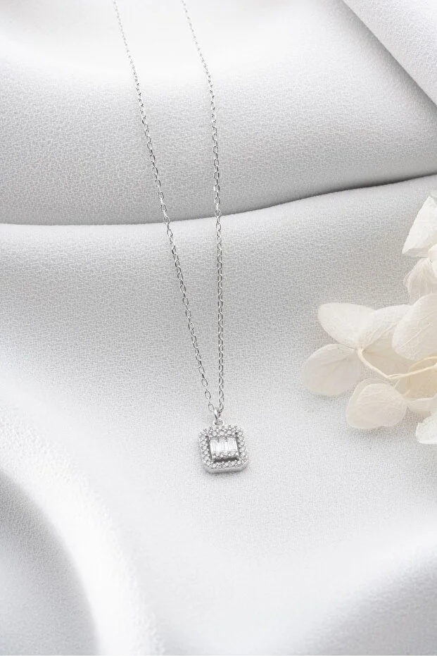 925 Ayar Gümüş Baget Taşlı Kolye